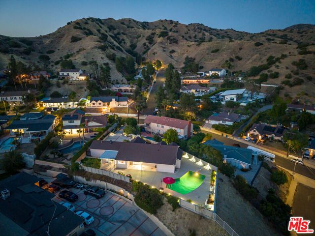 8471 Vine Valley Drive, Sun Valley (los Angeles), CA 91352
