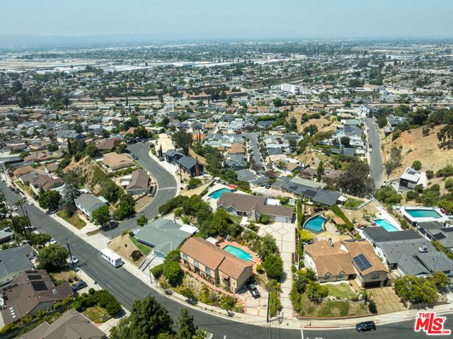 8471 Vine Valley Drive, Sun Valley (los Angeles), CA 91352