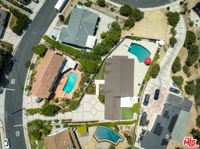 8471 Vine Valley Drive, Sun Valley (los Angeles), CA 91352