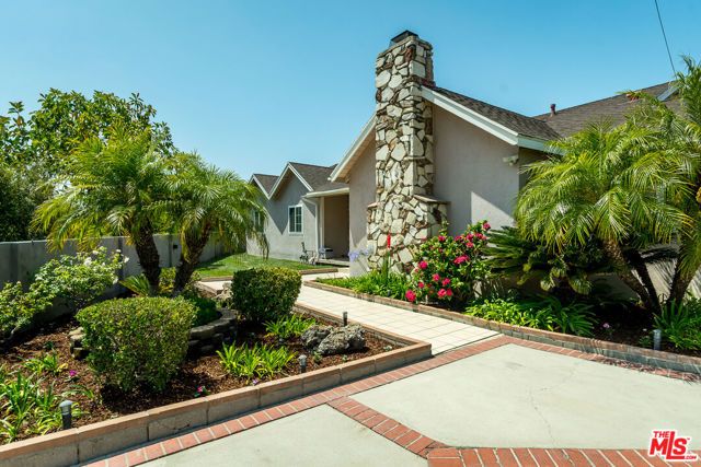 8471 Vine Valley Drive, Sun Valley (los Angeles), CA 91352