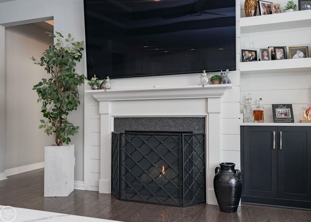16818 Glenhurst Drive, Macomb, MI 48044