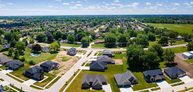 16818 Glenhurst Drive, Macomb, MI 48044