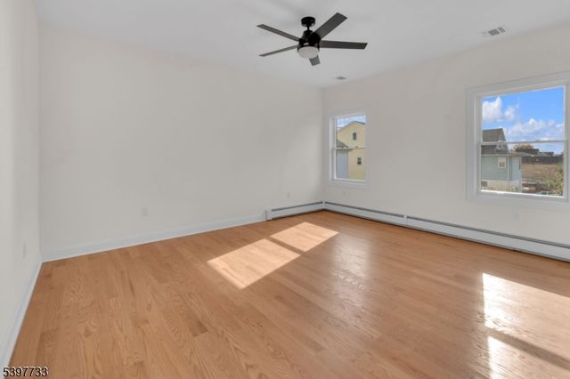 182 25th St, Paterson City, NJ 07514