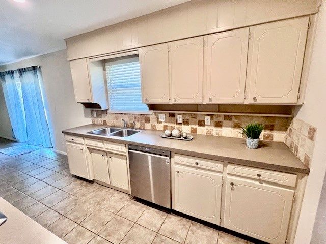 8817 Hilltop Road, Argyle, TX 76226