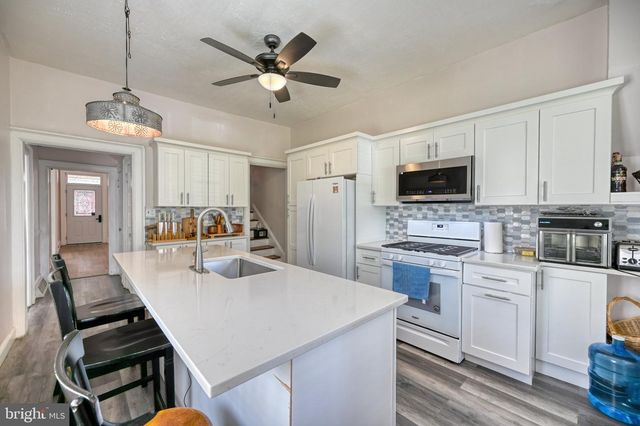 14 E CHESTNUT ST, Lebanon, PA 17042