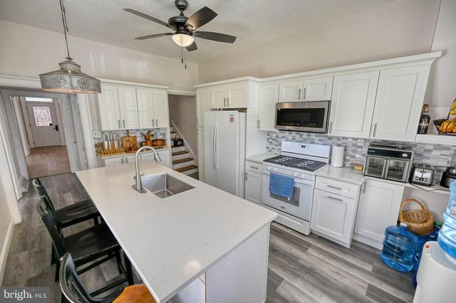 14 E CHESTNUT ST, Lebanon, PA 17042