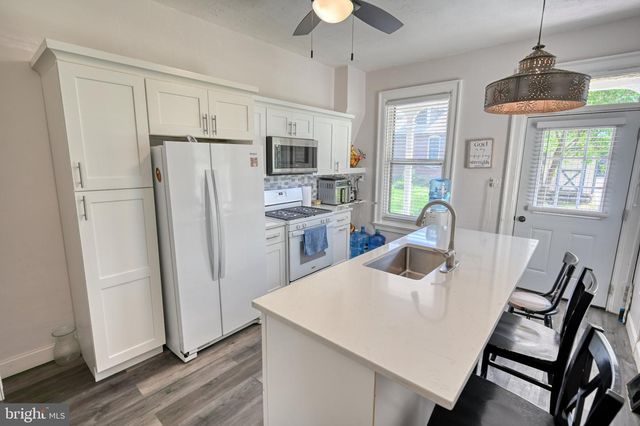 14 E CHESTNUT ST, Lebanon, PA 17042