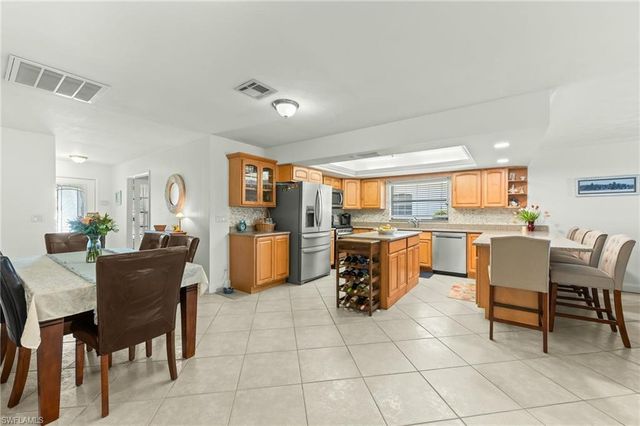 612 110th AVE N, Naples, FL 34108