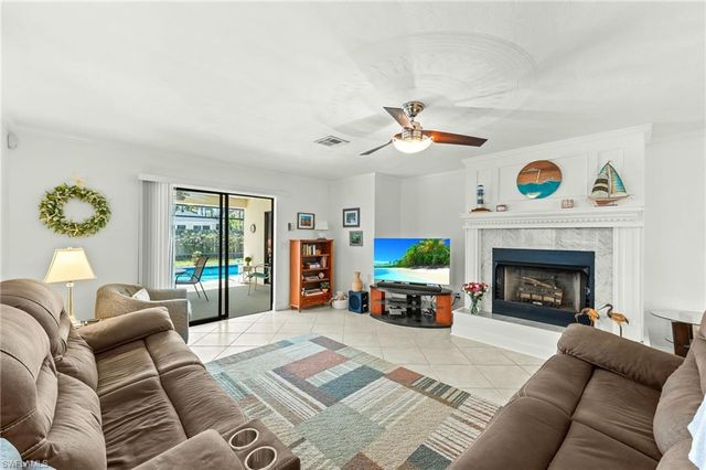 612 110th AVE N, Naples, FL 34108