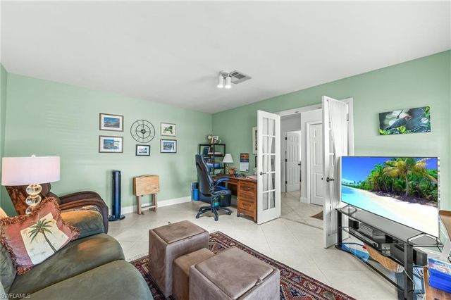 612 110th AVE N, Naples, FL 34108