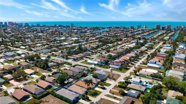 612 110th AVE N, Naples, FL 34108