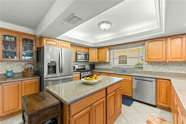 612 110th AVE N, Naples, FL 34108