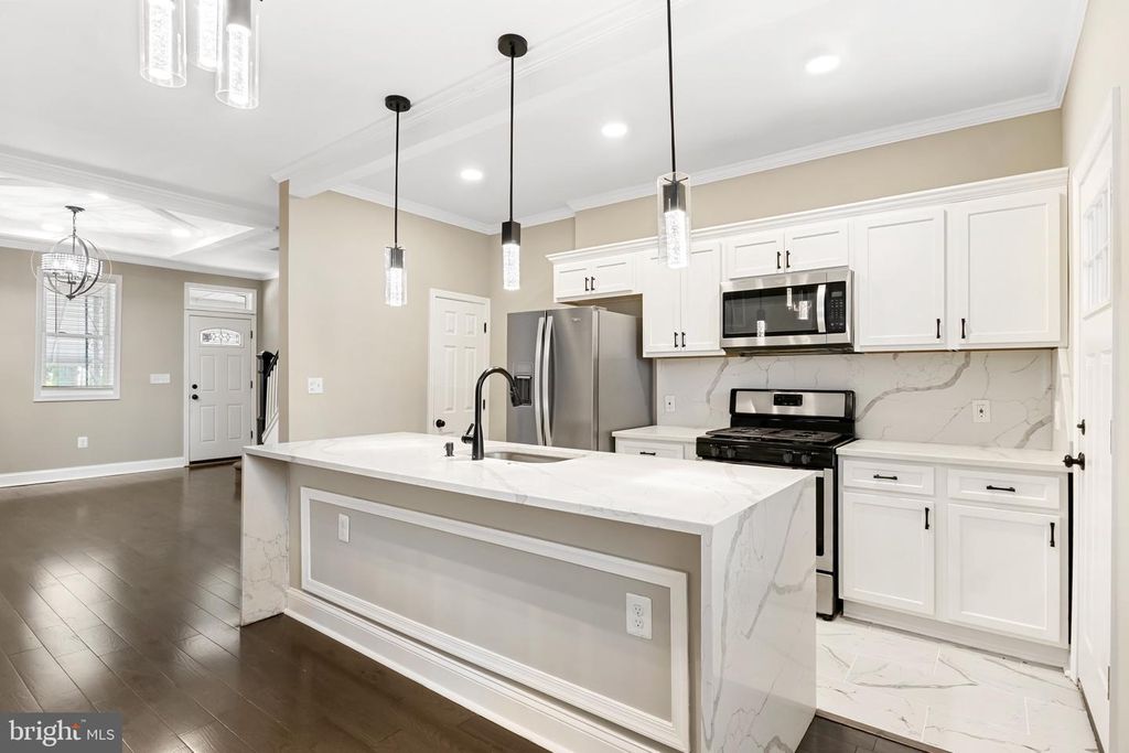 2233 HOMEWOOD AVE, Baltimore, MD 21218