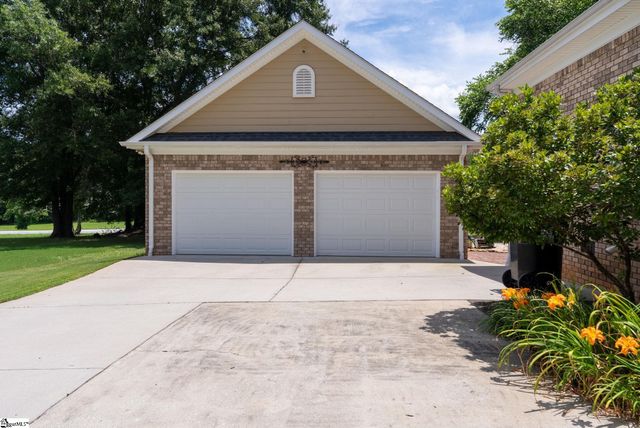 106 Birch Meadow Drive, Piedmont, SC 29673