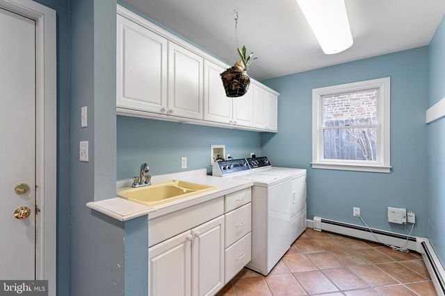 14 GREGG AVE, Wilmington, DE 19807