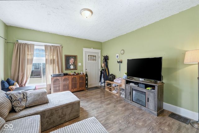 3724 E Market Street, Indianapolis, IN 46201