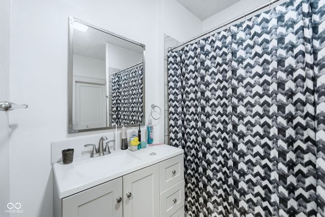 3724 E Market Street, Indianapolis, IN 46201