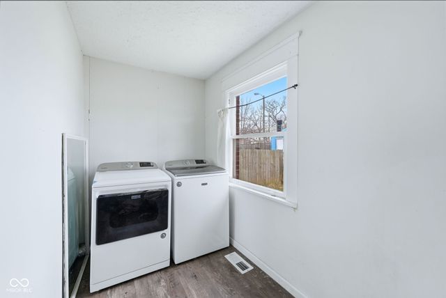 3724 E Market Street, Indianapolis, IN 46201