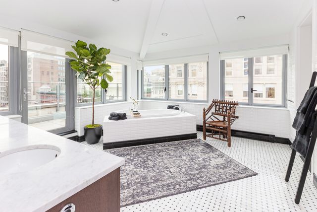 655 6TH Avenue PHB, New York City, NY 10010