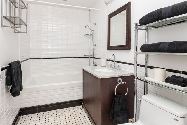 655 6TH Avenue PHB, New York City, NY 10010