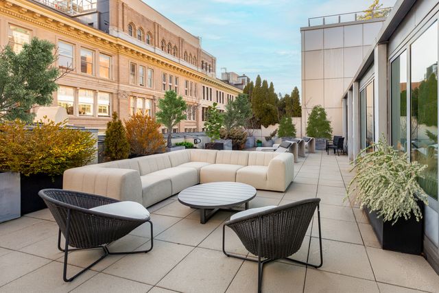 655 6TH Avenue PHB, New York City, NY 10010