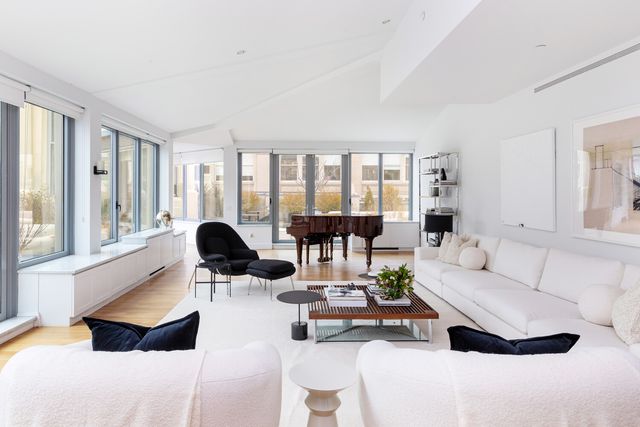 655 6TH Avenue PHB, New York City, NY 10010