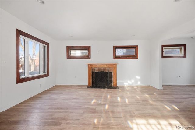 147 1st Street, Wyandotte, MI 48192