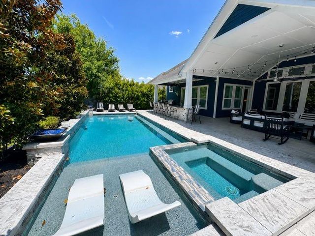 15 Quiet Mead Place, The Woodlands, TX 77375