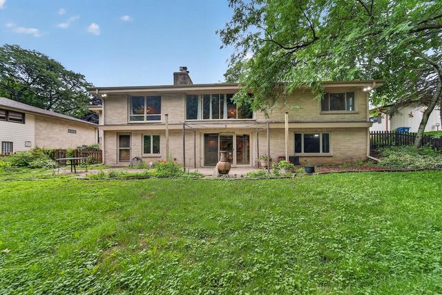 1225 N Osborne BOULEVARD, Racine, WI 53405
