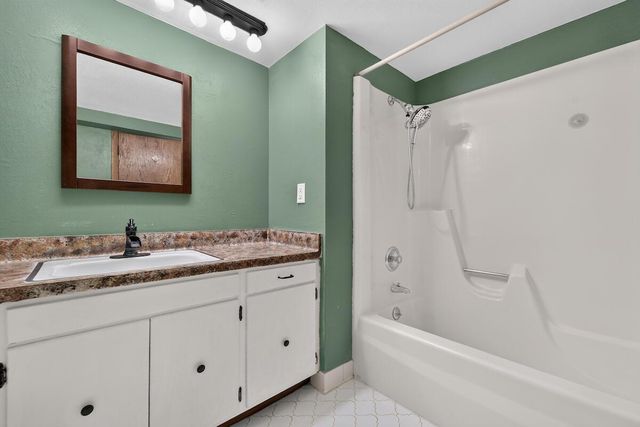 1225 N Osborne BOULEVARD, Racine, WI 53405