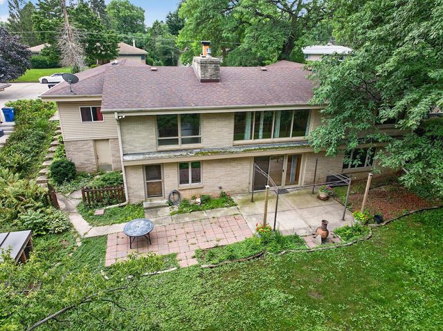 1225 N Osborne BOULEVARD, Racine, WI 53405