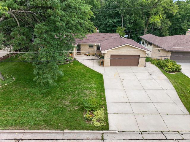 1225 N Osborne BOULEVARD, Racine, WI 53405