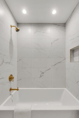 3204 N Kostner Avenue 307, Chicago, IL 60641