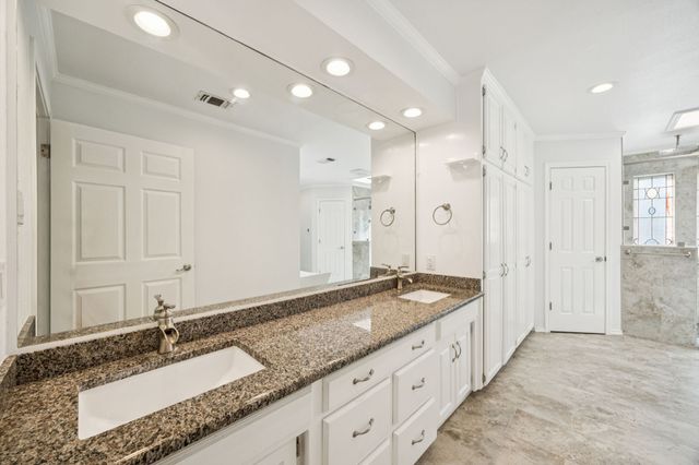 824 Mayfair Hill Court, Bedford, TX 76021