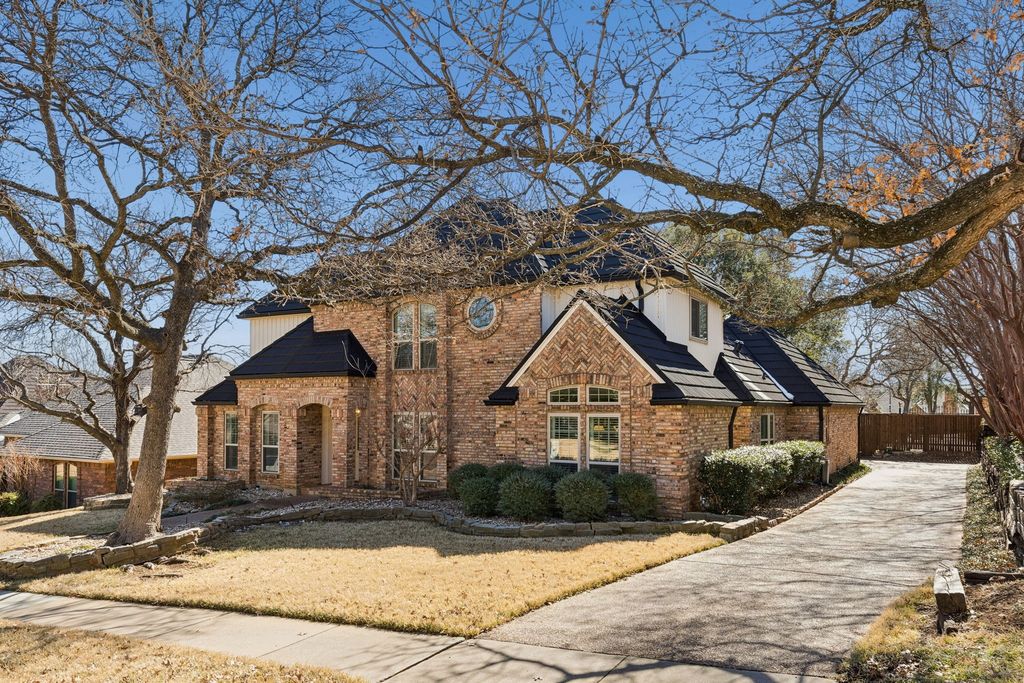 824 Mayfair Hill Court, Bedford, TX 76021