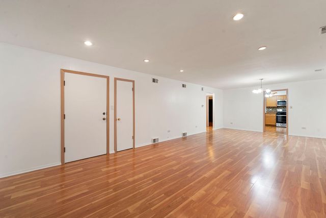 1941 N 19th Avenue 2, Melrose Park, IL 60160