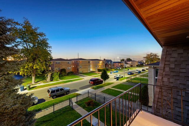 1941 N 19th Avenue 2, Melrose Park, IL 60160