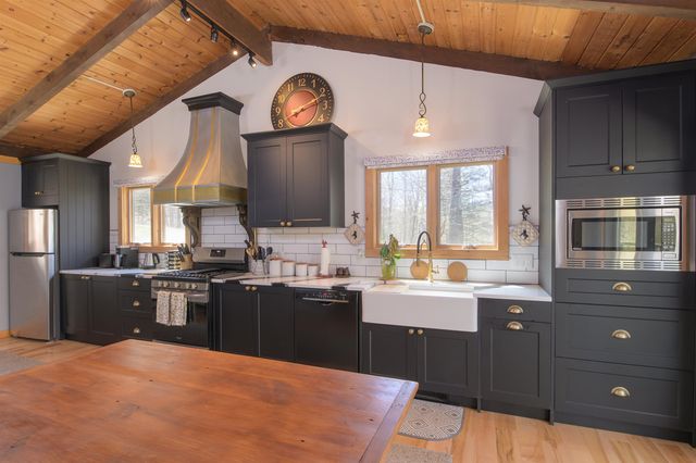 1 Bucket Lane, Dover, VT 05356
