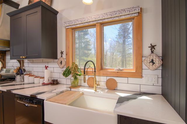 1 Bucket Lane, Dover, VT 05356