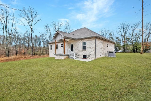 2219 Ovoca Rd, Tullahoma, TN 37388