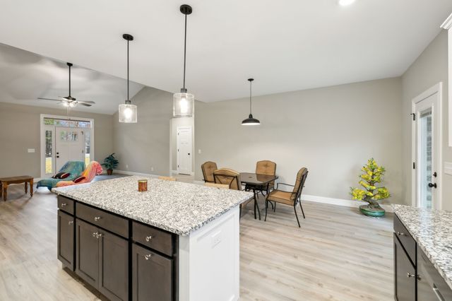 2219 Ovoca Rd, Tullahoma, TN 37388