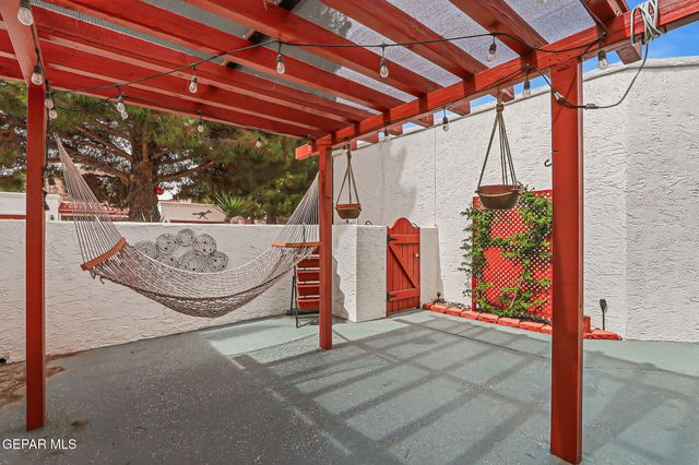 214 CASAS BELLA Lane, Santa Teresa, NM 88008