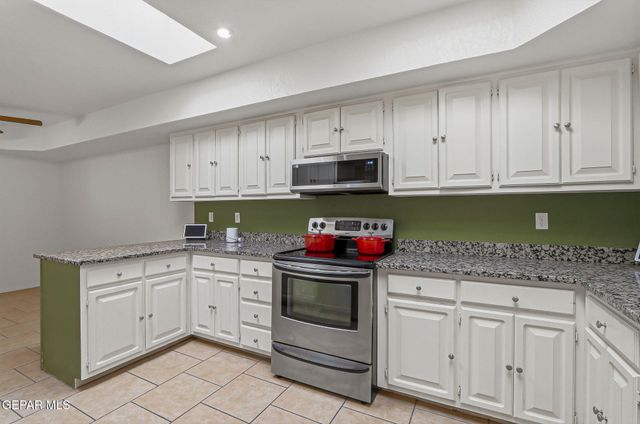 214 CASAS BELLA Lane, Santa Teresa, NM 88008