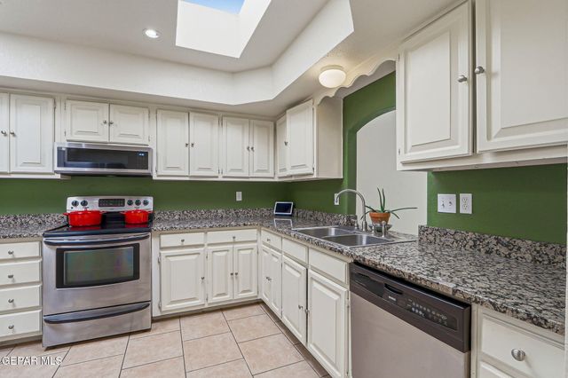 214 CASAS BELLA Lane, Santa Teresa, NM 88008