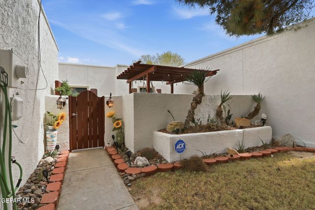 214 CASAS BELLA Lane, Santa Teresa, NM 88008