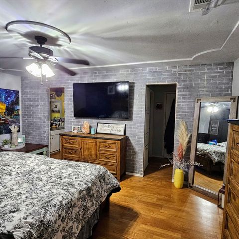 2609 Meadow Green, Bedford, TX 76021