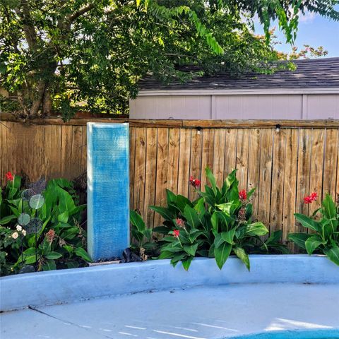 2609 Meadow Green, Bedford, TX 76021