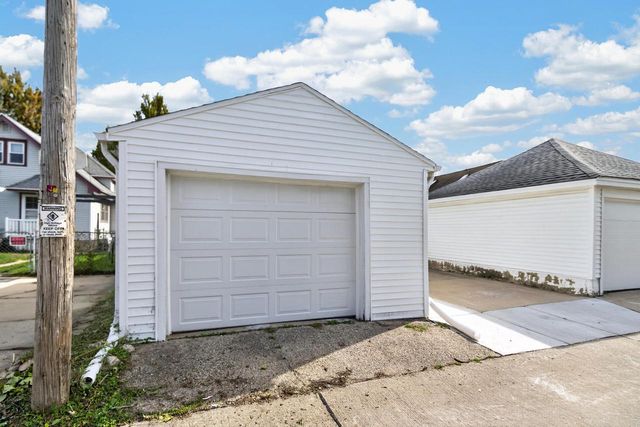 1201 S 75th STREET, West Allis, WI 53214