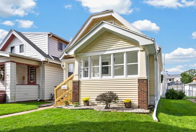 1201 S 75th STREET, West Allis, WI 53214