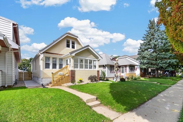 1201 S 75th STREET, West Allis, WI 53214